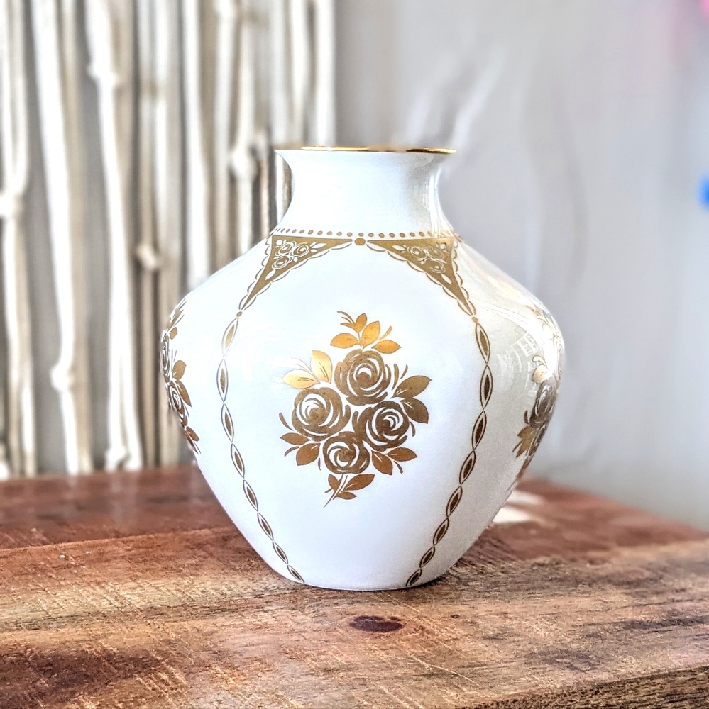 Vtg HUTSCHENREUTHER Hohenberg Germany Gold & White Bud Vase Roses Floral 6.5"